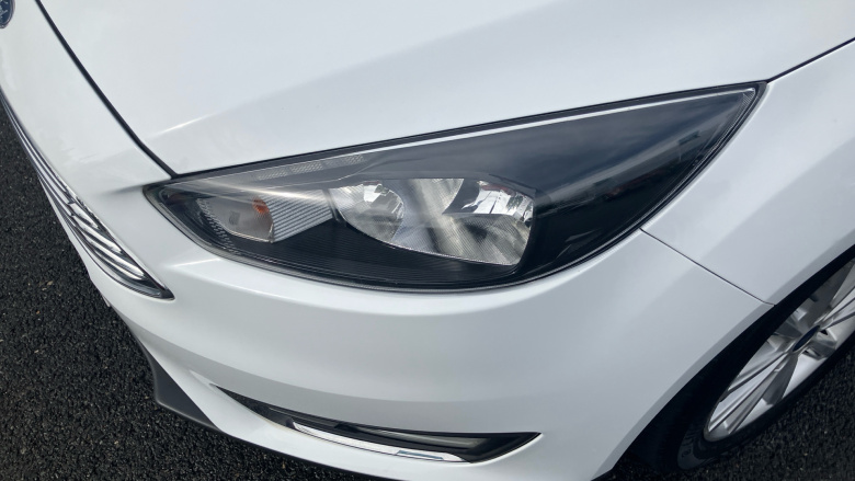 Ford Focus 1.0 EcoBoost Titanium 5dr Petrol Hatchback